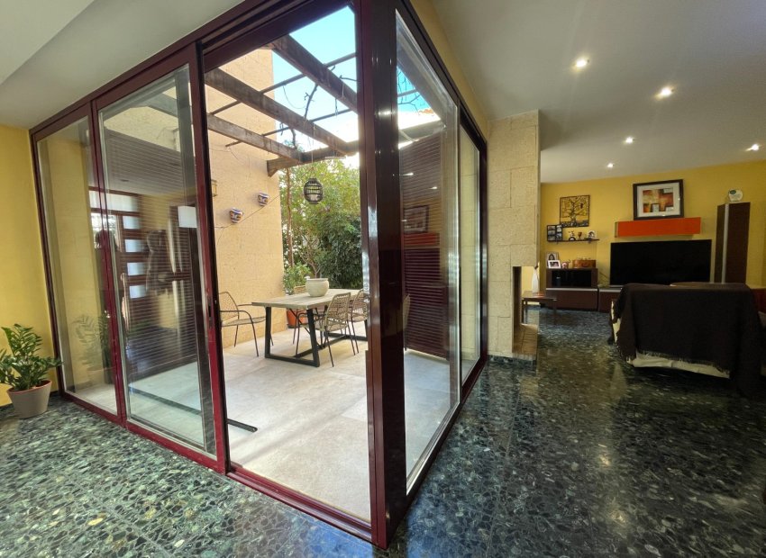 Resale - Townhouse / Duplex / Corner - Villanueva Rio Segura - Villanueva