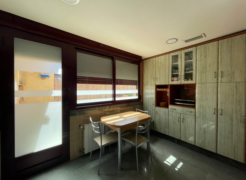 Resale - Townhouse / Duplex / Corner - Villanueva Rio Segura - Villanueva