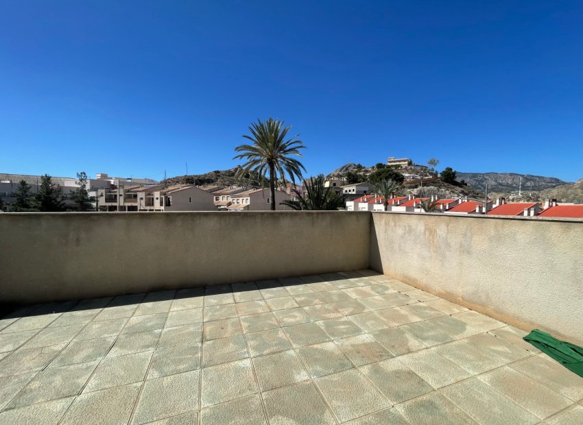 Resale - Townhouse / Duplex / Corner - Villanueva Rio Segura - Villanueva