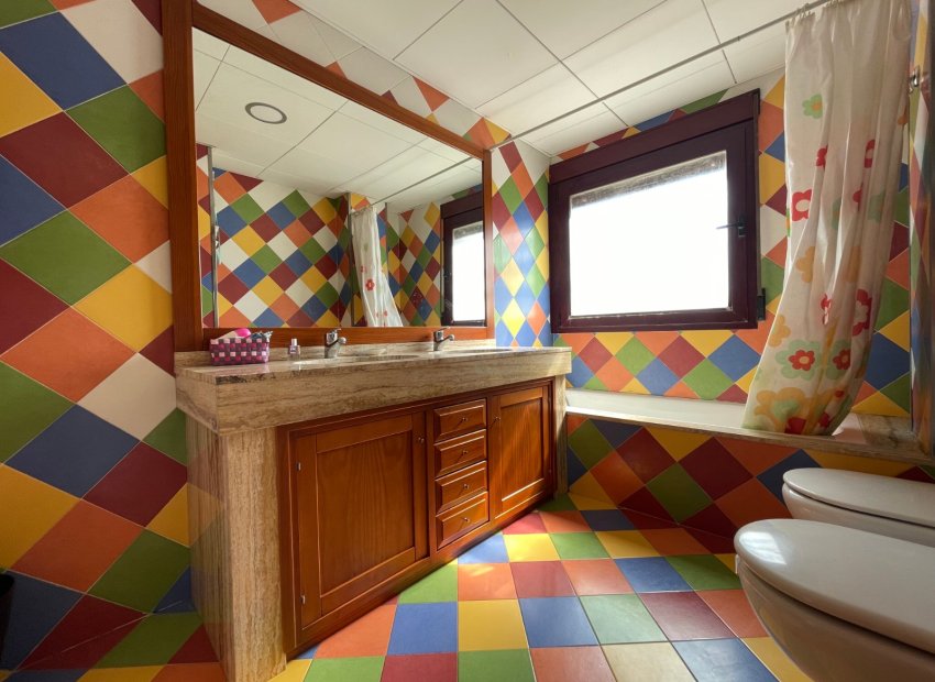 Resale - Townhouse / Duplex / Corner - Villanueva Rio Segura - Villanueva