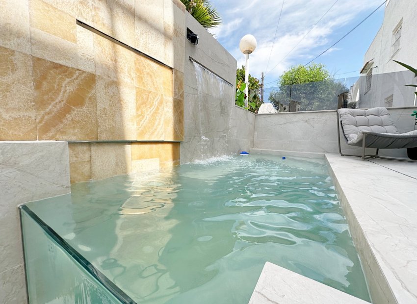 Resale - Townhouse / Terraced House - Torrevieia - Torrevieja