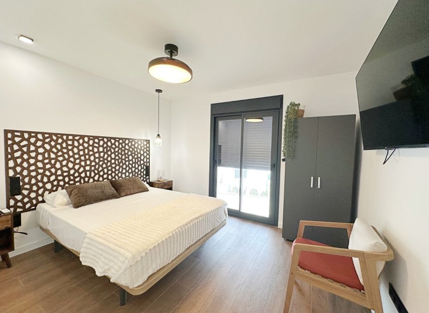 Resale - Townhouse / Terraced House - Torrevieia - Torrevieja