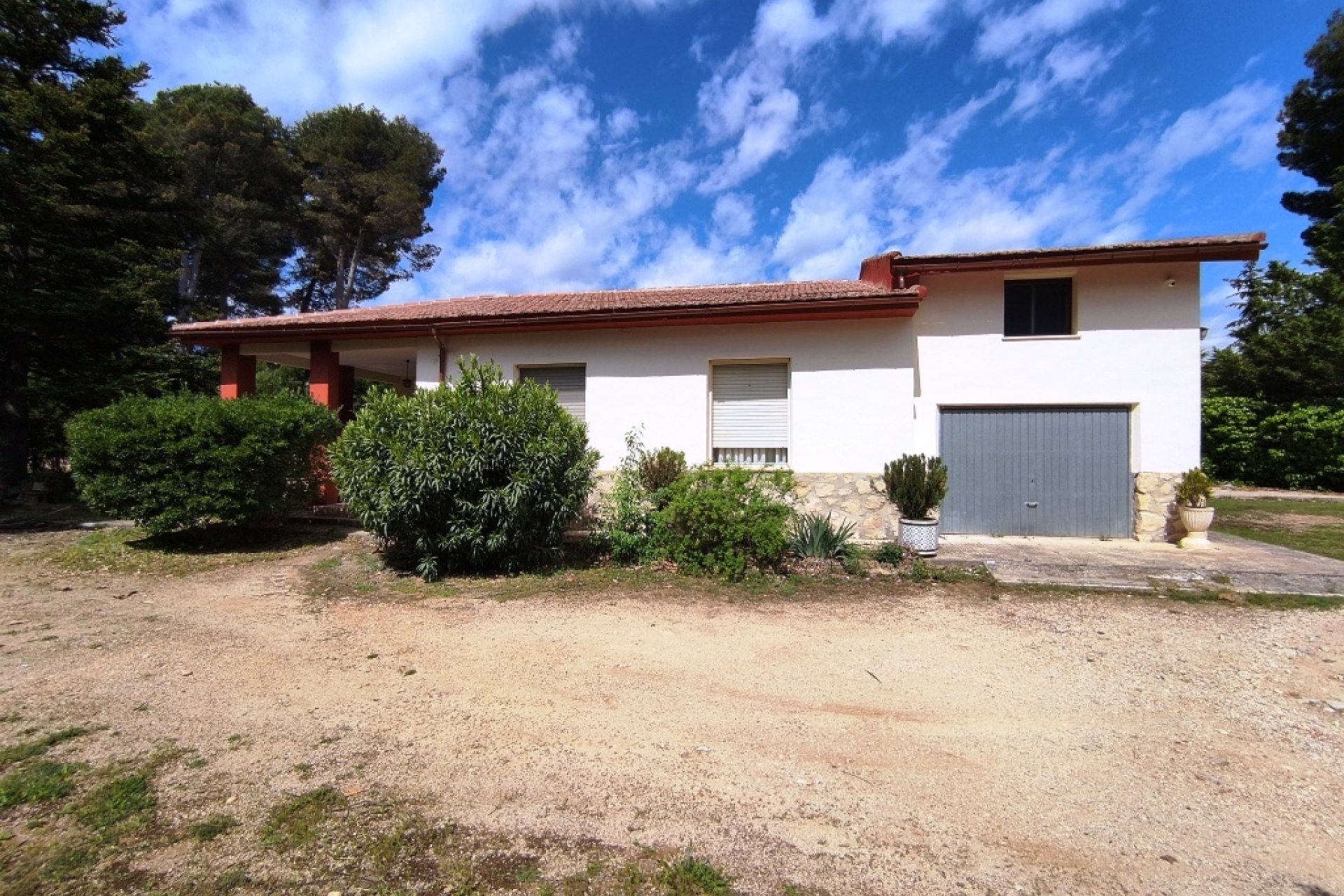 Resale - Villa - Alcoy - Urbanizaciones