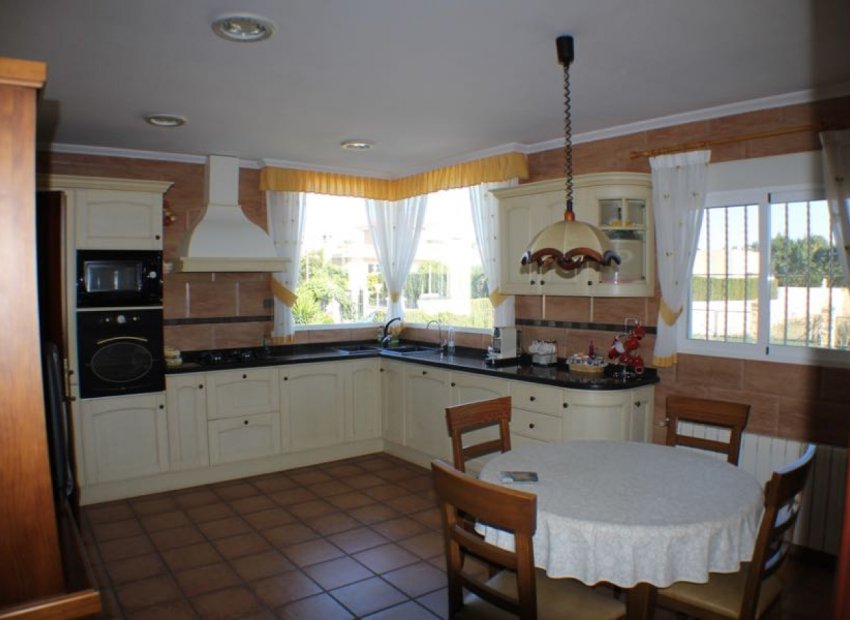 Resale - Villa - Alfas del Pí - Arabi