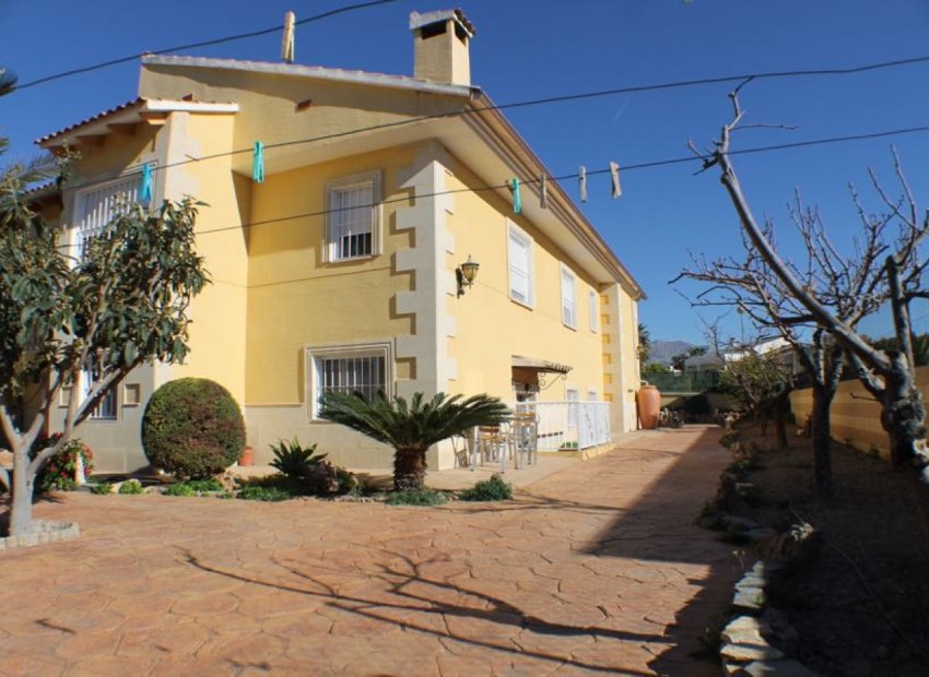 Resale - Villa - Alfas del Pí - Arabi