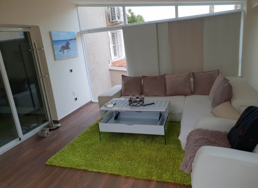 Resale - Villa - Alfas del Pí - Urbanizaciones