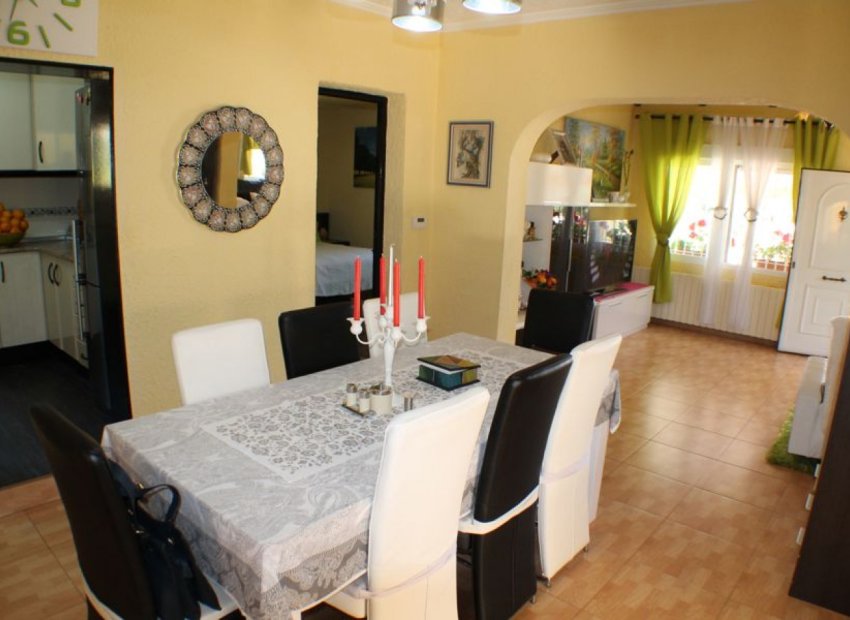 Resale - Villa - Alfas del Pí - Urbanizaciones