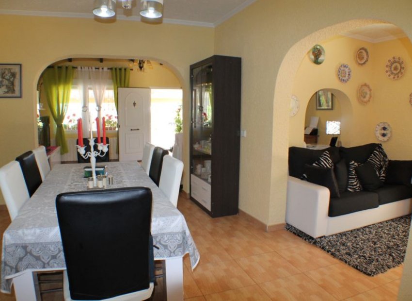 Resale - Villa - Alfas del Pí - Urbanizaciones