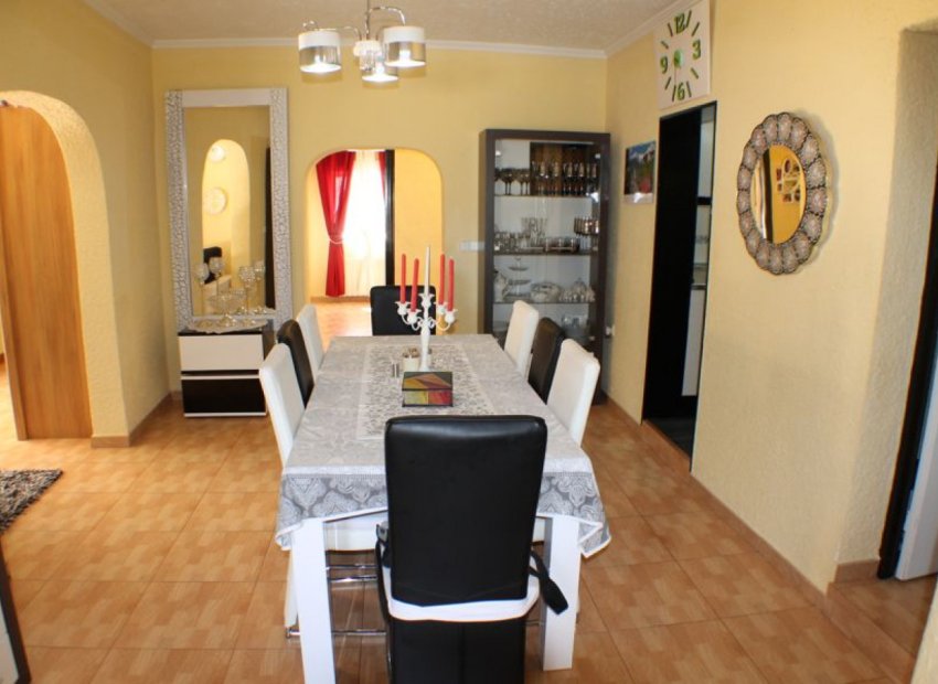 Resale - Villa - Alfas del Pí - Urbanizaciones