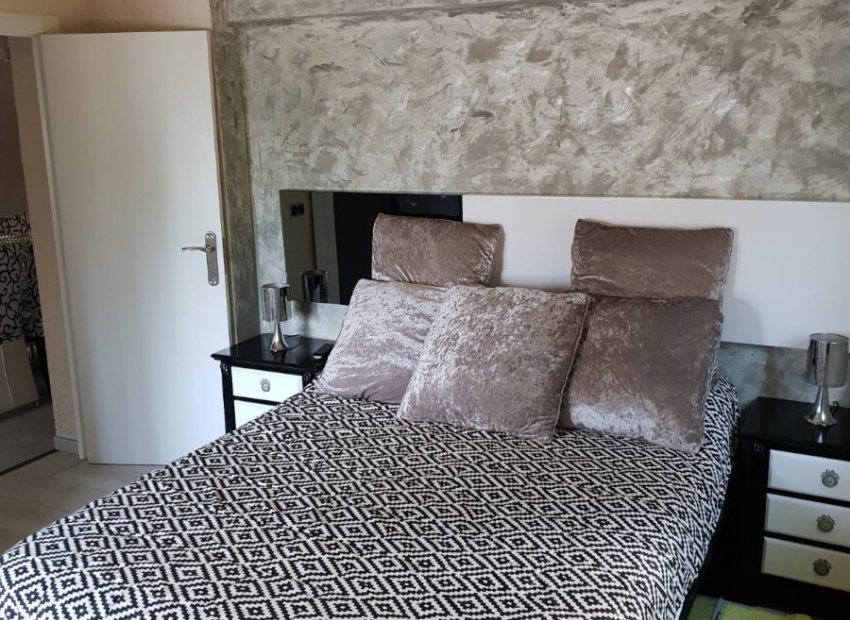 Resale - Villa - Alfas del Pí - Urbanizaciones