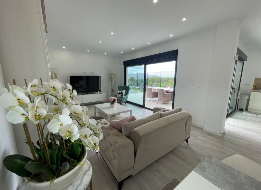 Resale - Villa - Alfas del Pí