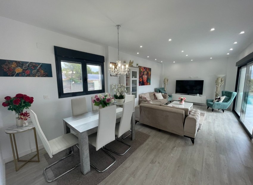 Resale - Villa - Alfas del Pí