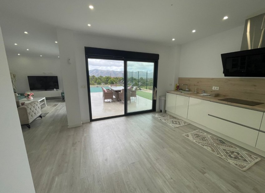 Resale - Villa - Alfas del Pí