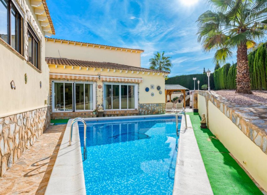 Resale - Villa - Algorfa - Castillo de montemar