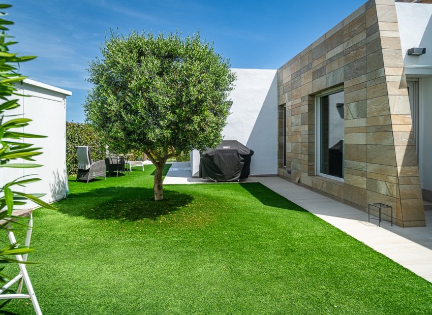 Resale - Villa - Algorfa - La finca Golf