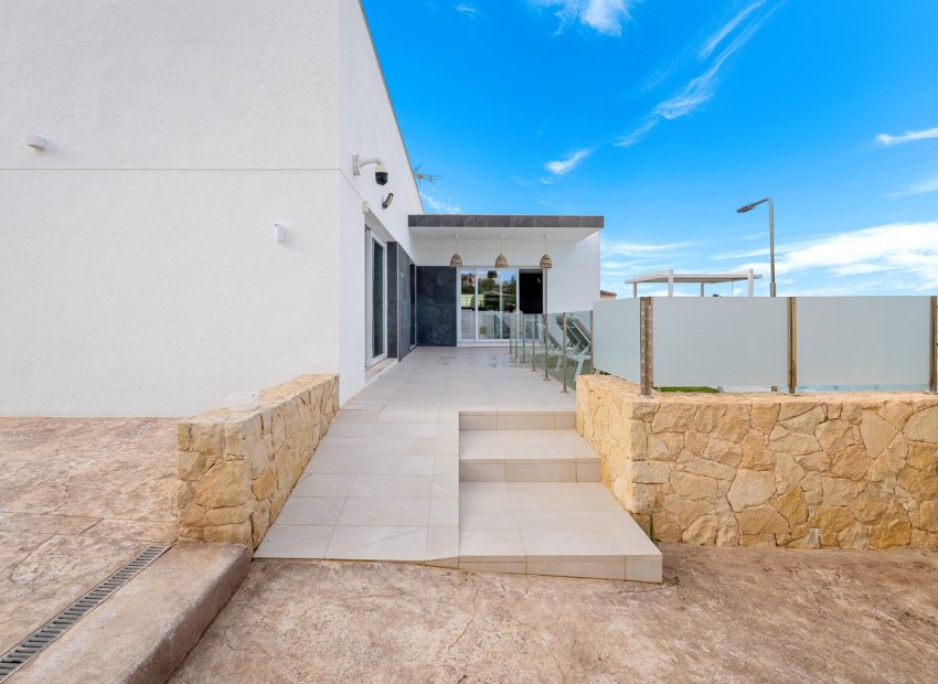 Resale - Villa - Algorfa - Lomas de La Juliana