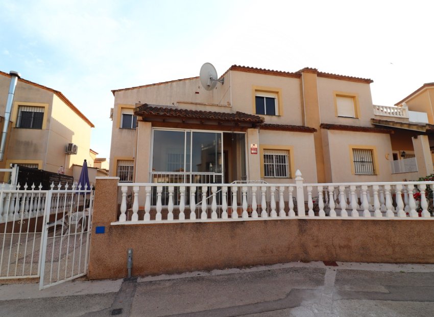 Resale - Villa - Algorfa - Montebello
