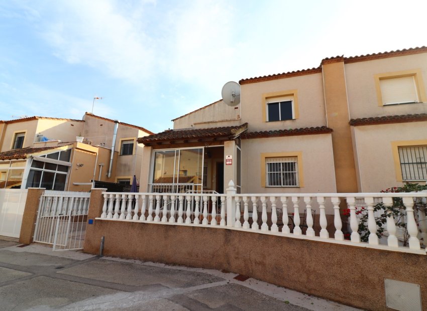 Resale - Villa - Algorfa - Montebello