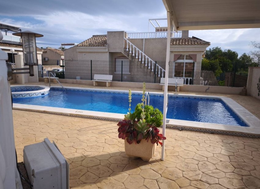 Resale - Villa - Algorfa - Montemar