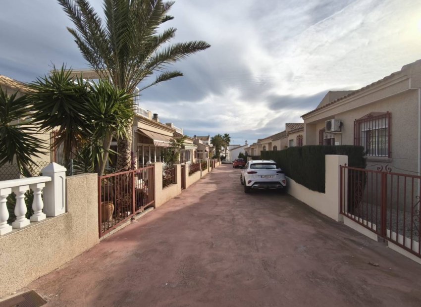 Resale - Villa - Algorfa - Montemar