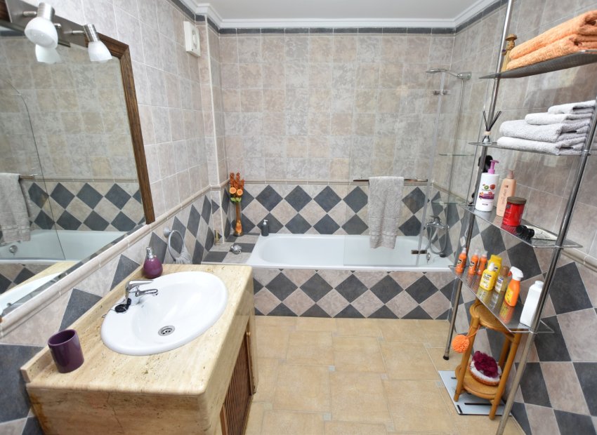 Resale - Villa - Algorfa - Montemar