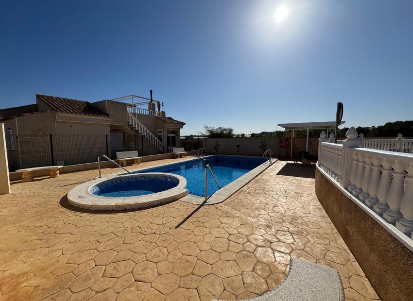 Resale - Villa - Algorfa - Montemar