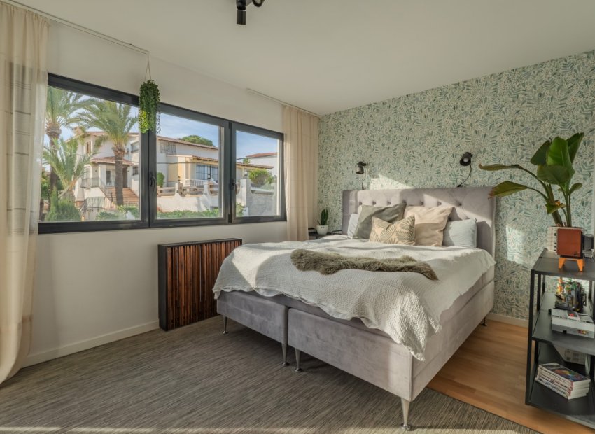 Resale - Villa - Alicante - Cabo de las Huertas