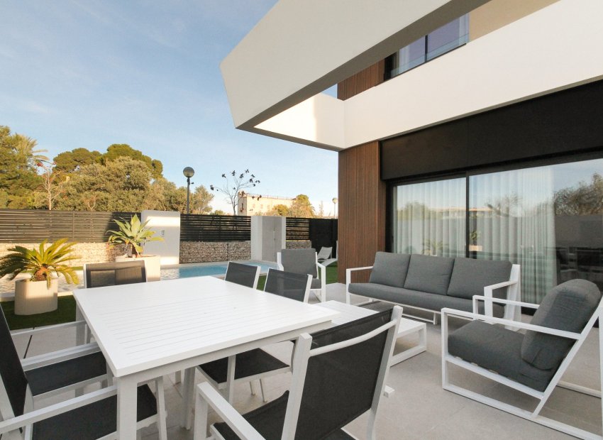 Resale - Villa - Alicante - Center