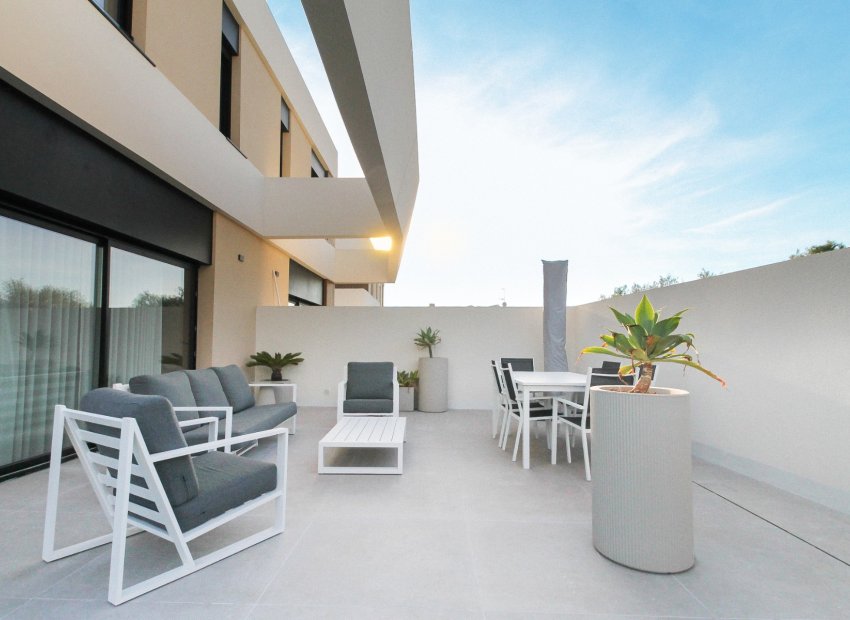 Resale - Villa - Alicante - Center