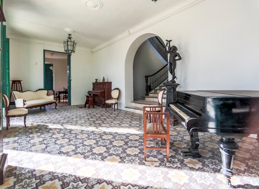 Resale - Villa - Alicante - Center