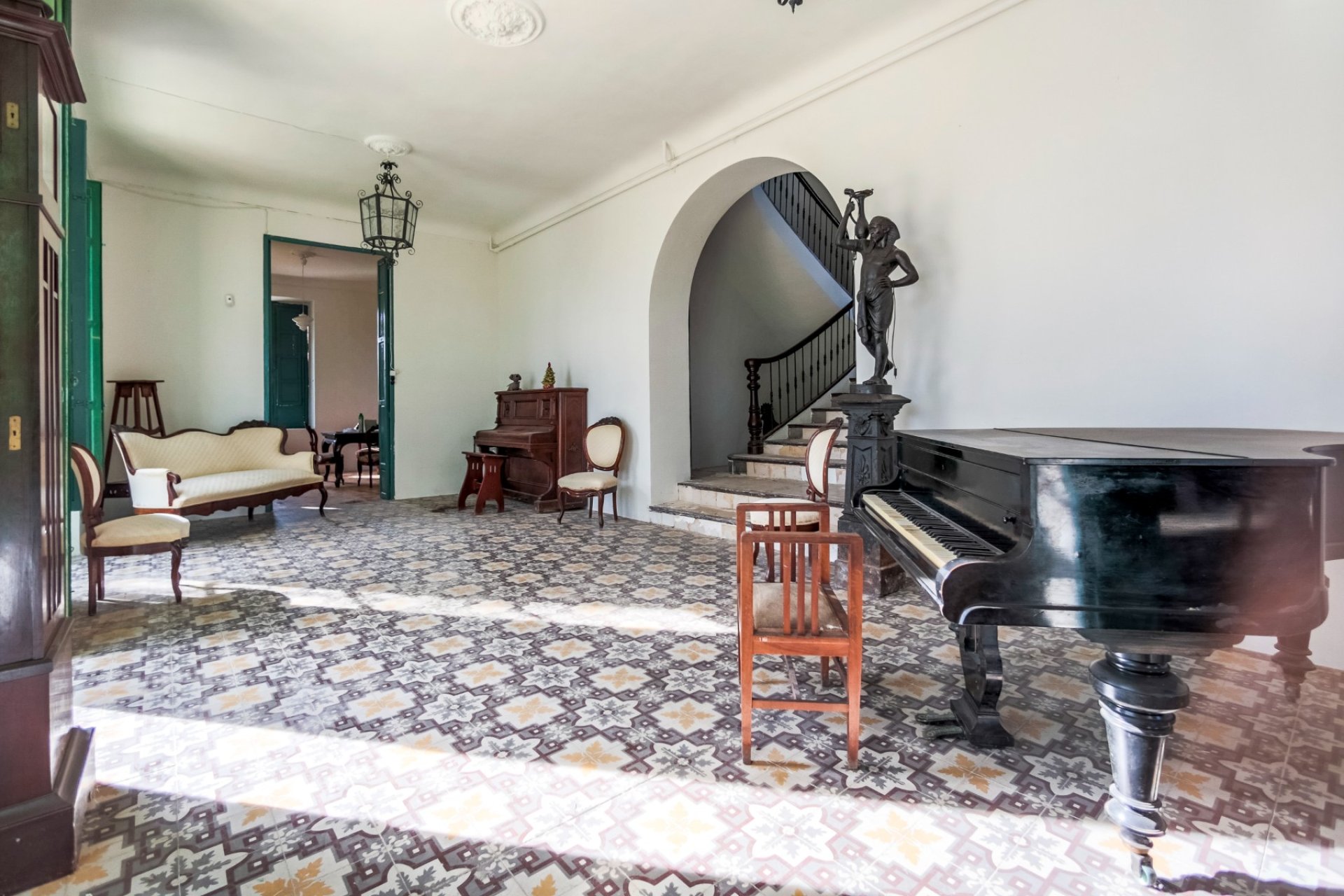 Resale - Villa - Alicante - Center