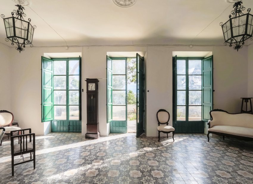 Resale - Villa - Alicante - Center