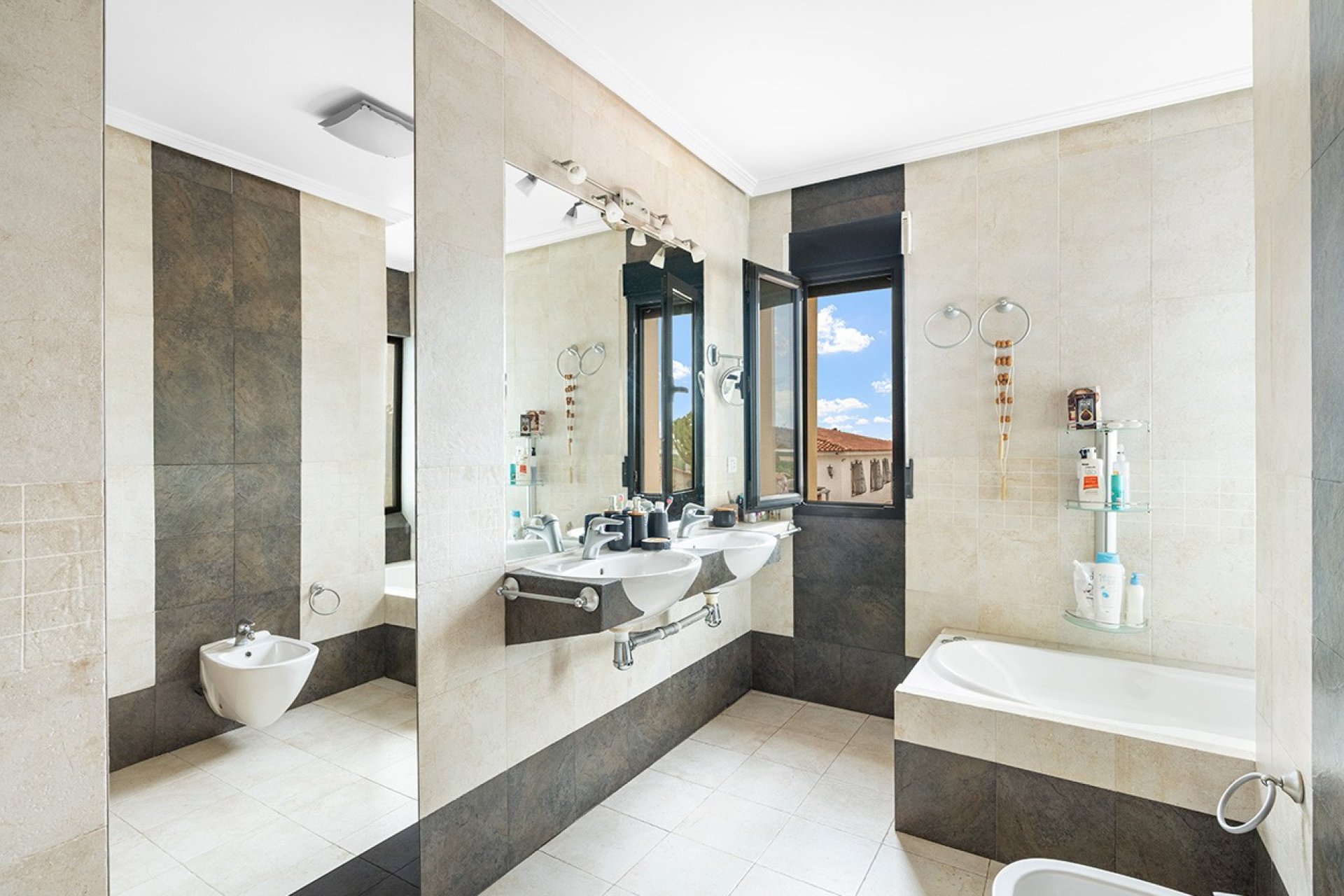 Resale - Villa - Alicante - Rebolledo