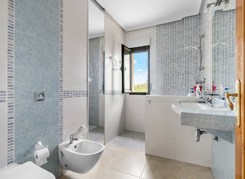 Resale - Villa - Alicante - Rebolledo