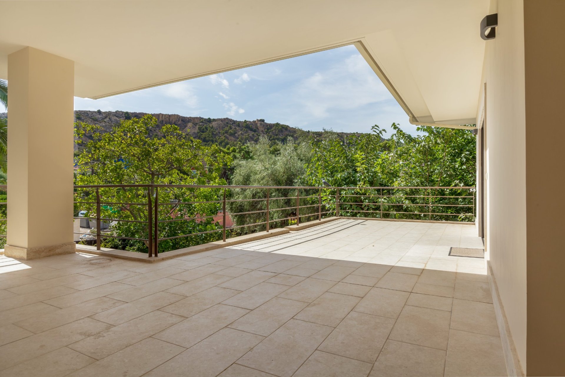 Resale - Villa - Alicante - Vistahermosa