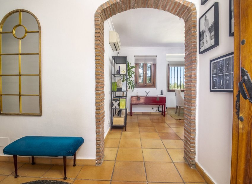 Resale - Villa - Benahavís - La Quinta