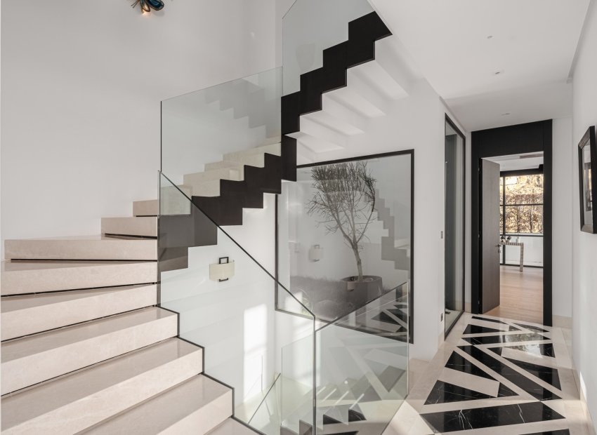 Resale - Villa - Benahavís