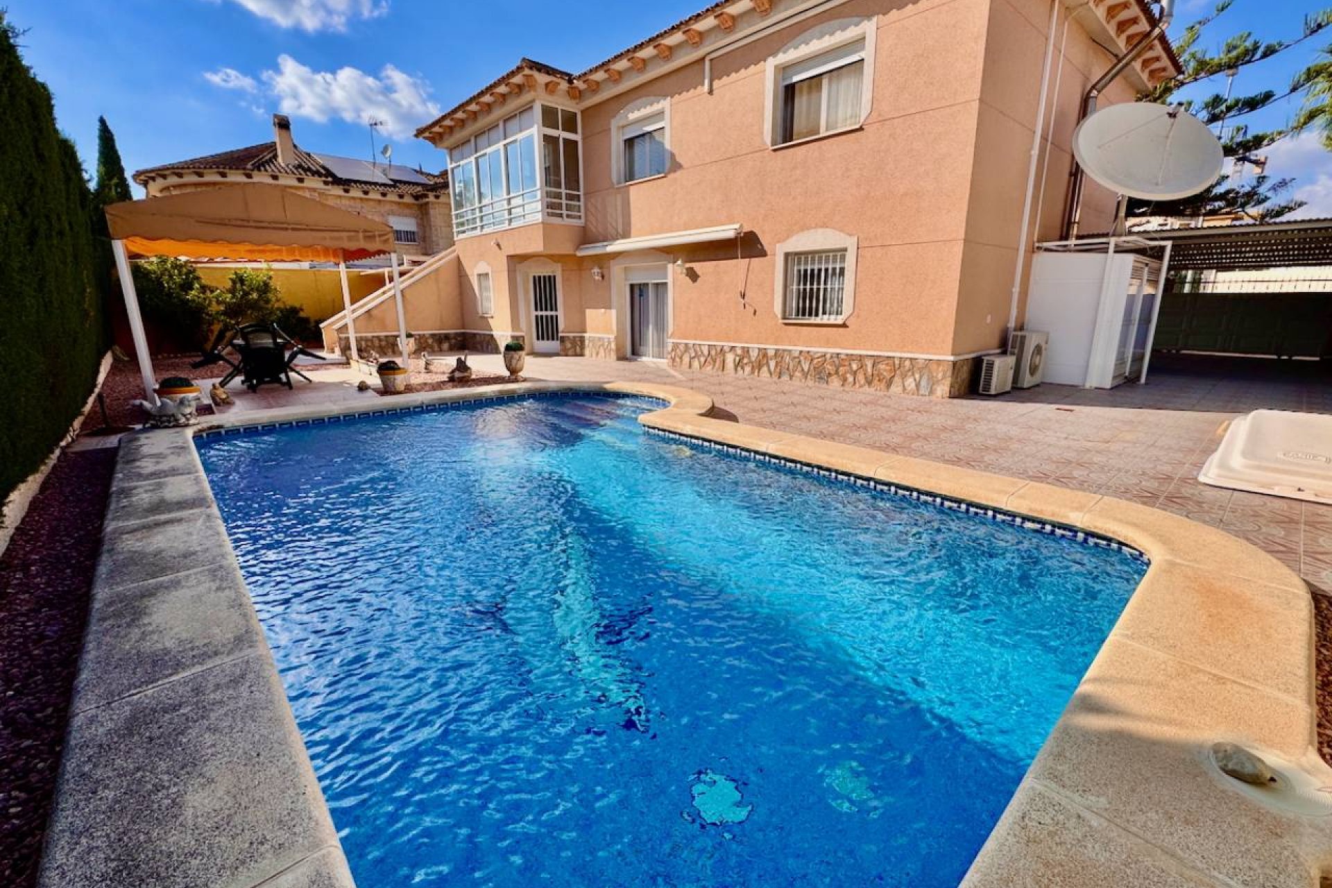 Resale - Villa - Benferri