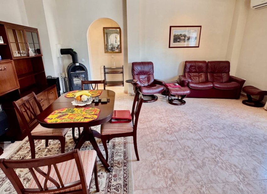 Resale - Villa - Benferri