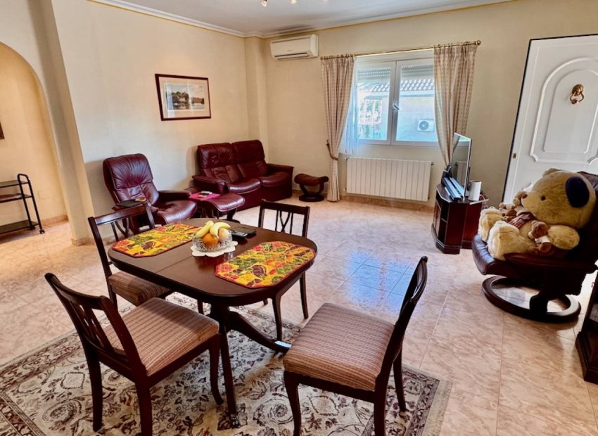 Resale - Villa - Benferri