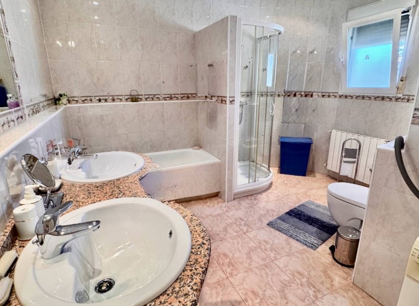 Resale - Villa - Benferri