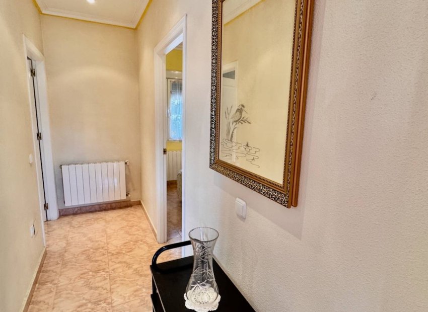 Resale - Villa - Benferri