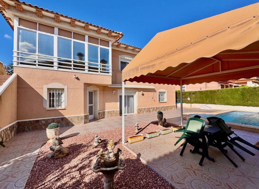 Resale - Villa - Benferri