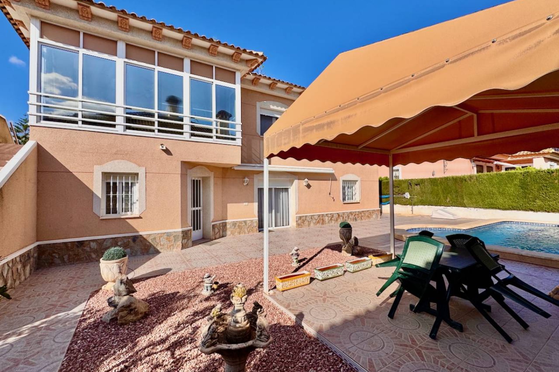 Resale - Villa - Benferri