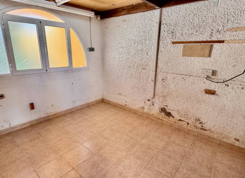 Resale - Villa - Benferri