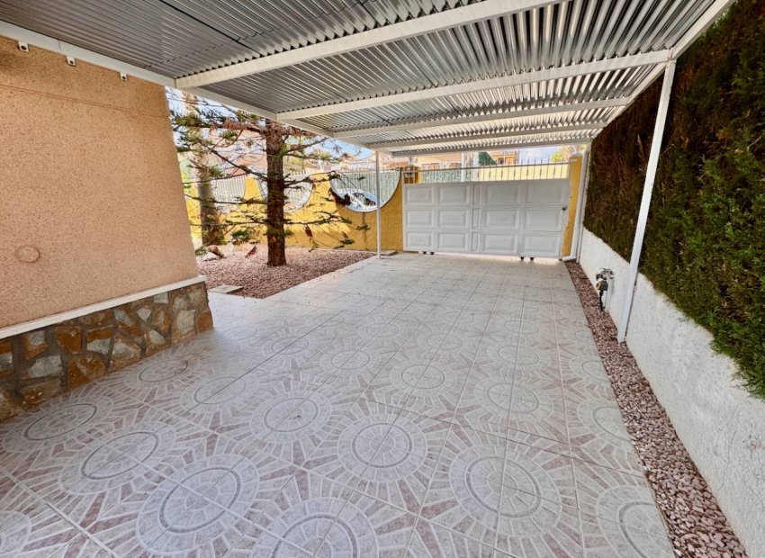 Resale - Villa - Benferri