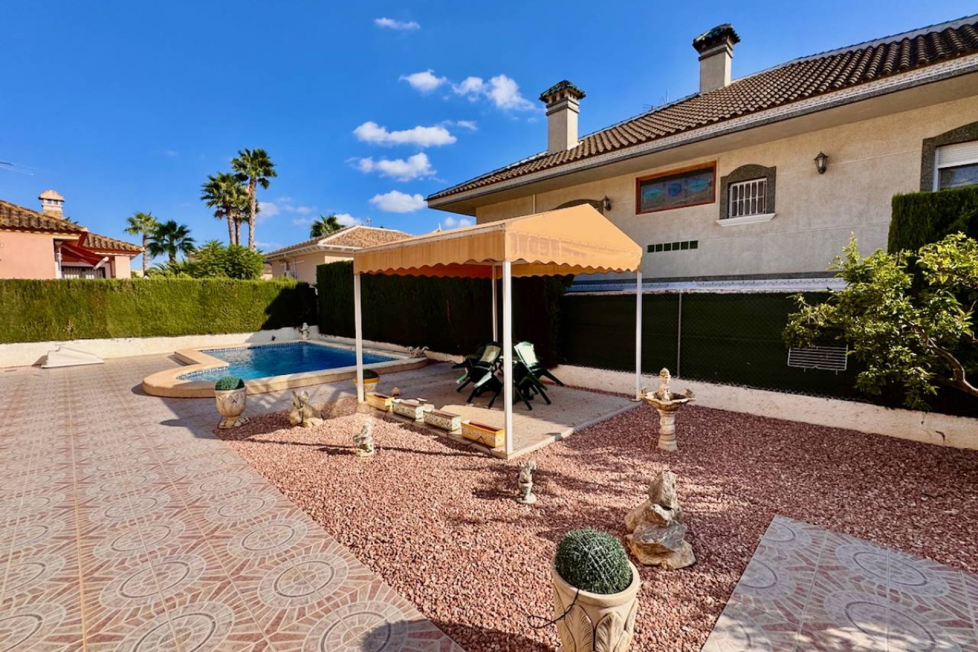 Resale - Villa - Benferri