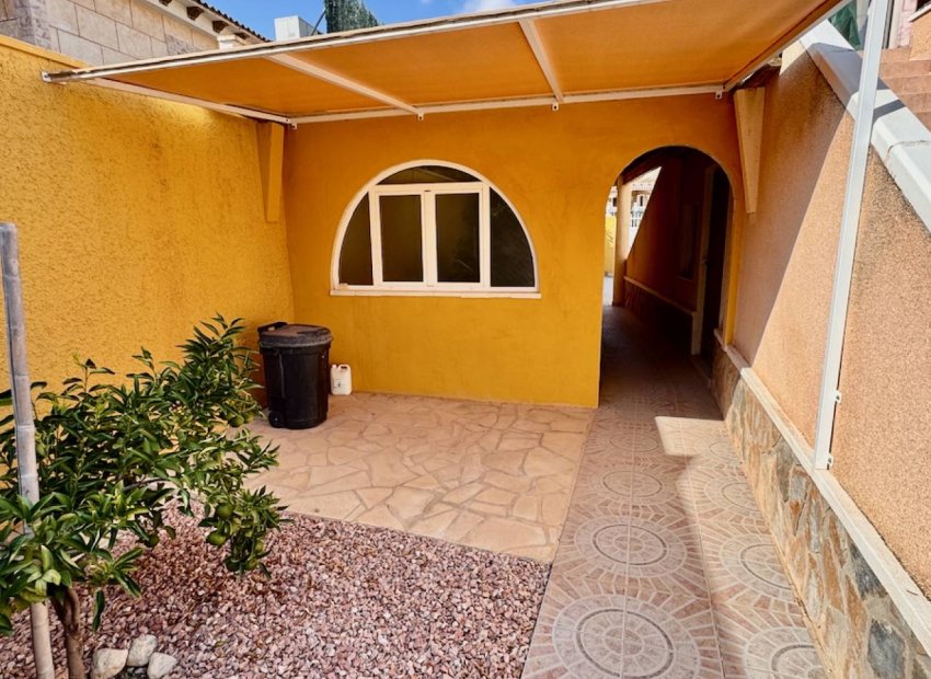 Resale - Villa - Benferri