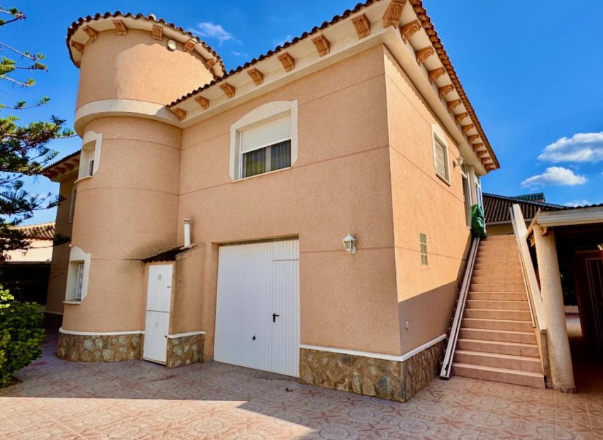 Resale - Villa - Benferri