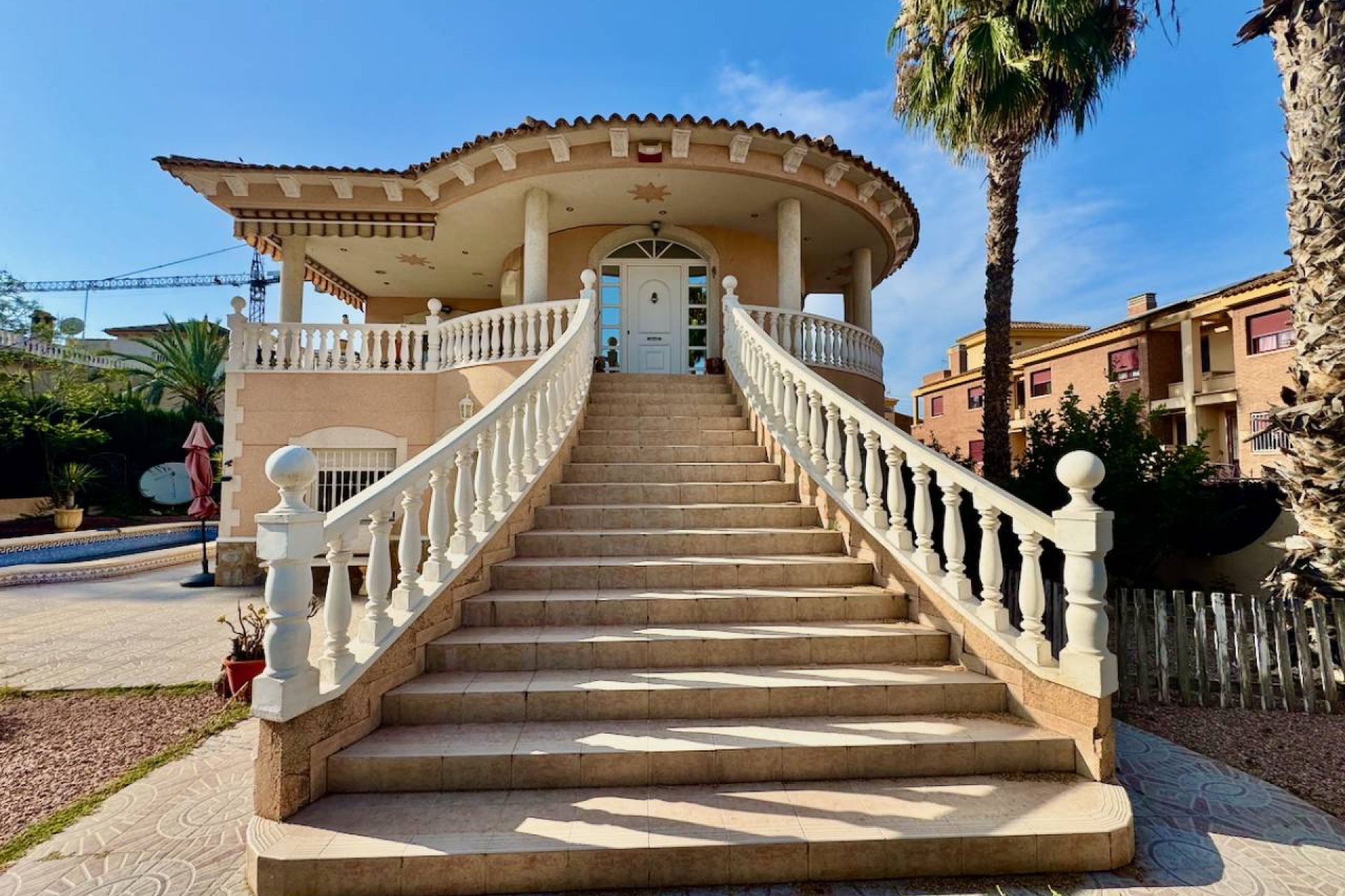 Resale - Villa - Benferri